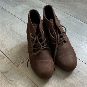 Bob’s Women's Brown Lace-Up Ankle Boots